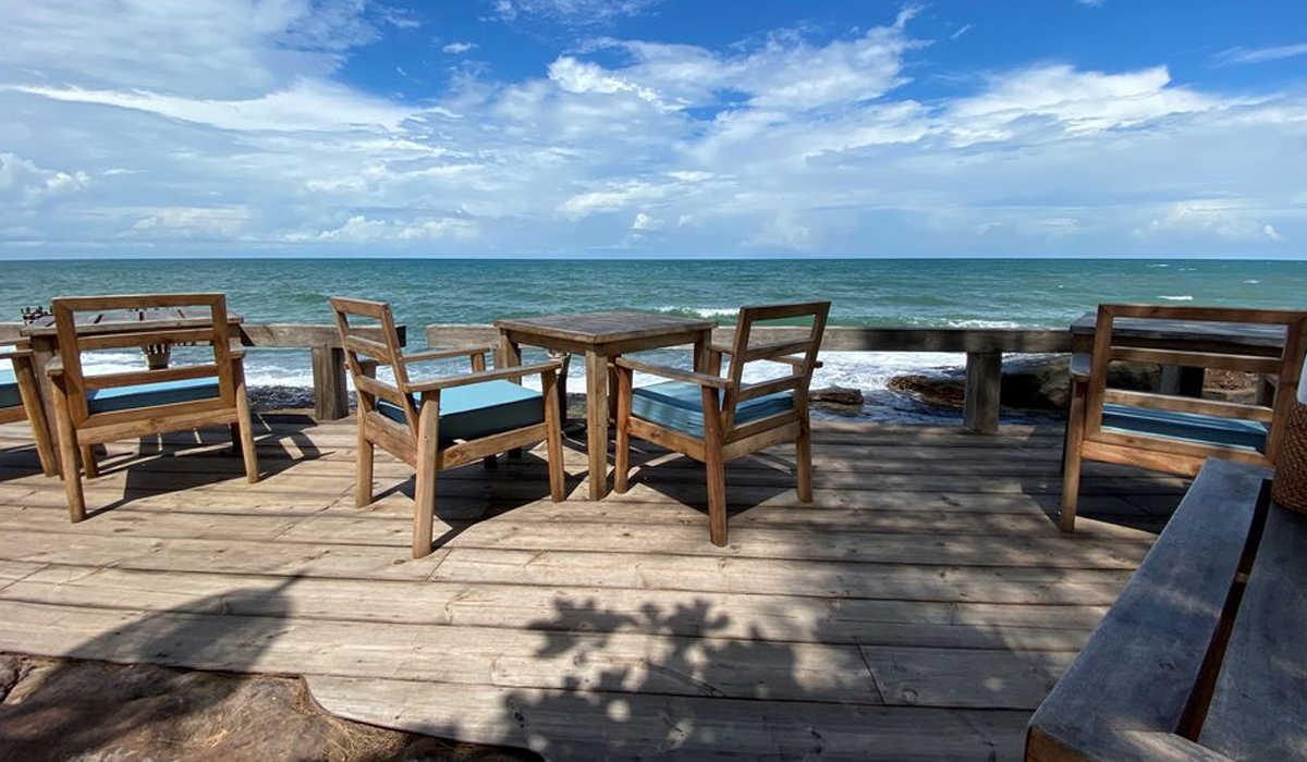 Vietnam delays reopening resort island